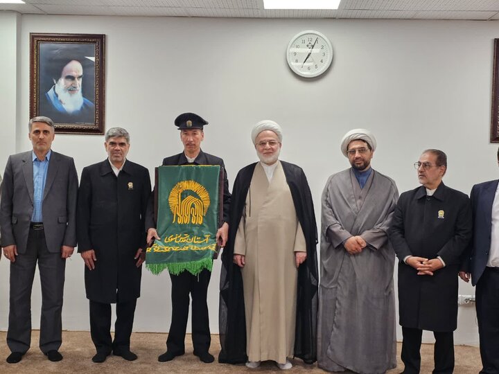 عطر رضوی در کردستان؛ استقبال گرم از خادمان حرم مطهر