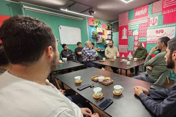 همدان پیشگام در شکل گیری بازخوانی فرهنگ دفاع مقدس و راویان فتح