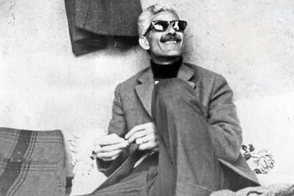 جلال،كتاب،نويسنده،ايراني،سياست،زندگي،دست،گير،عنوان،ادبي،نهاي ...