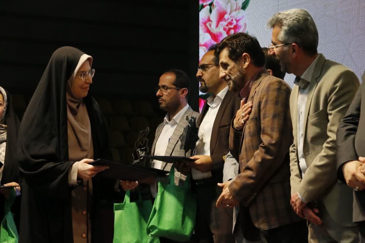 معلمان،استان،تقدير،معلم،سمنان،نمونه،معرفي،هفته