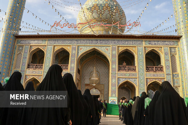 گلباران حرم حضرت سید علاالدین حسین بن موسی الکاظم(ع) در شیراز