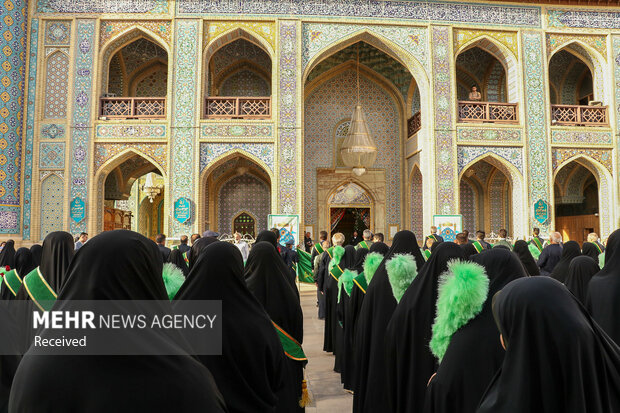 گلباران حرم حضرت سید علاالدین حسین بن موسی الکاظم(ع) در شیراز