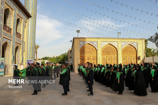 گلباران حرم حضرت سید علاالدین حسین بن موسی الکاظم(ع) در شیراز