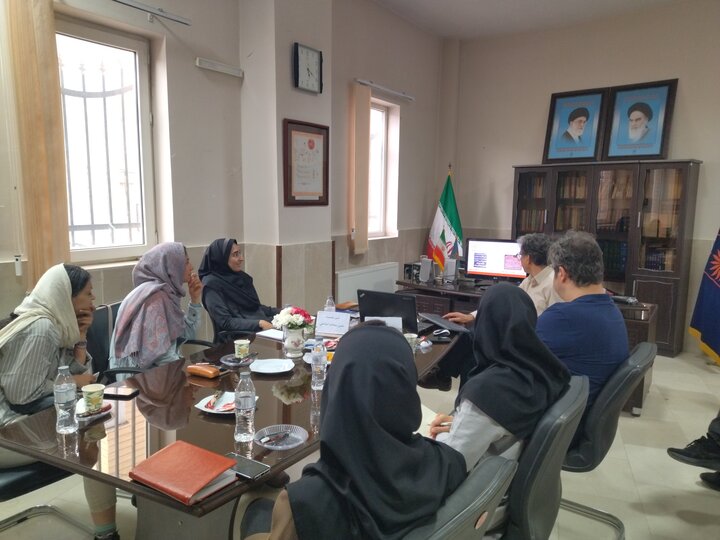 مسجد شیخ لطف‌الله مزین به کتیبه های ثلث علیرضا عباسی