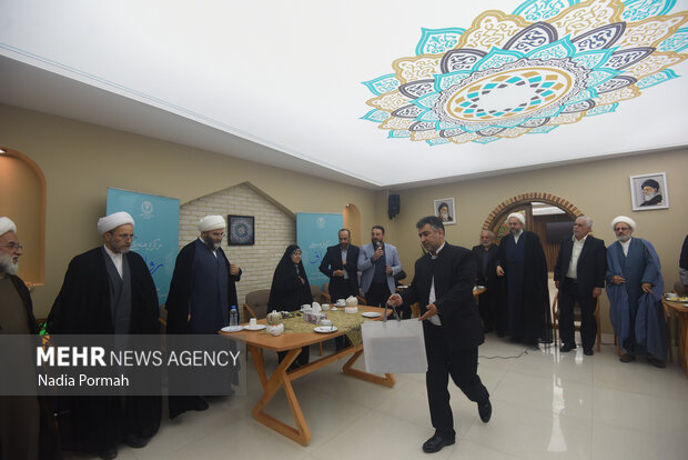 افتتاح مرکز فرهنگی رواق