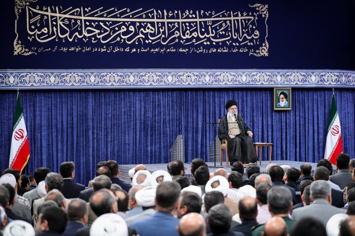 رهبر انقلاب: حج تنها فریضه با شکل، ظاهر و ترکیب صد در صد سیاسی است 1 پایگاه خبری ججین رهبر انقلاب: حج تنها فریضه با شکل، ظاهر و ترکیب صد در صد سیاسی است