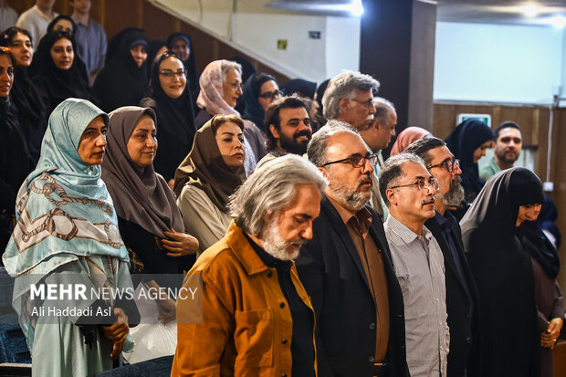 بابک رضایی مدیرکل دفتر موسیقی در مراسم پاسداشت روز معلم در هنرستان موسیقی دختران 