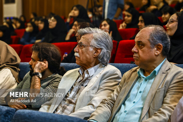 جاوید مجلسی در مراسم پاسداشت روز معلم در هنرستان موسیقی دختران