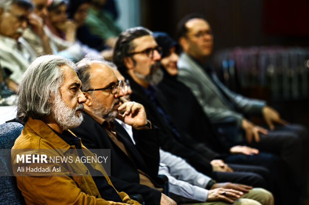 بابک رضایی مدیرکل دفتر موسیقی در مراسم پاسداشت روز معلم در هنرستان موسیقی دختران