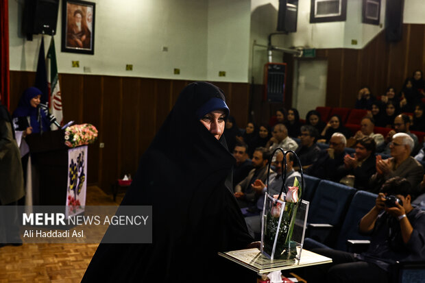 مراسم پاسداشت روز معلم در هنرستان موسیقی دختران