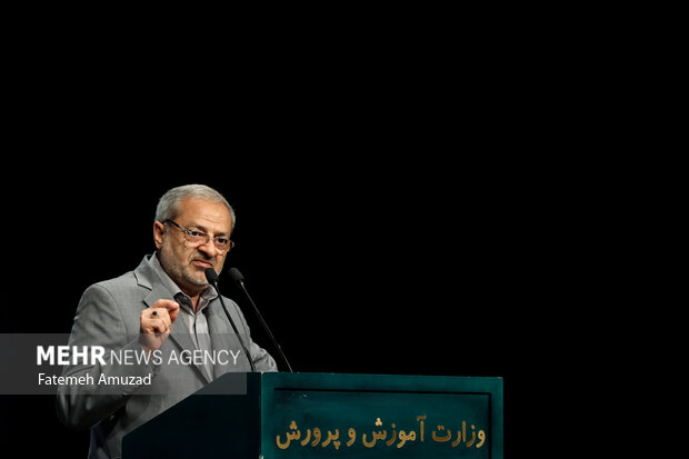 دیدار رییس جمهور با فرهنگیان و دانشجو معلمان