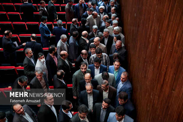 دیدار رییس جمهور با فرهنگیان و دانشجو معلمان