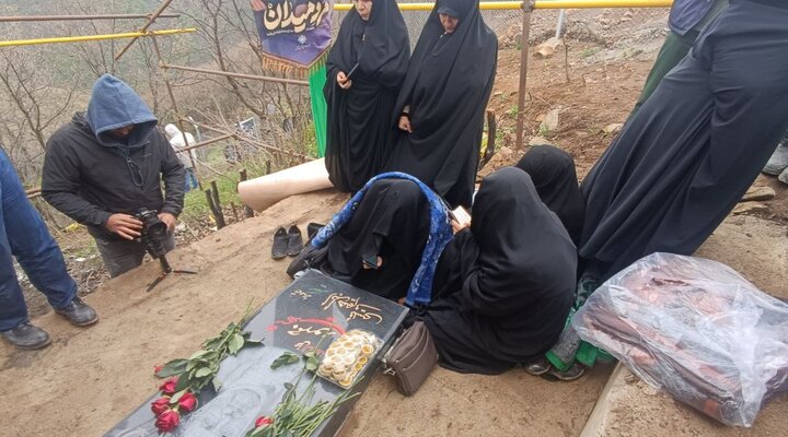 روضه خوانی در معراج شهدای خدمت