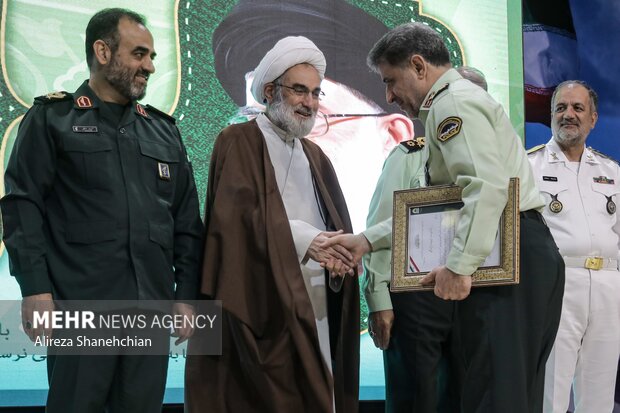 آئین تکریم و معارفه فرمانده انتظامی گیلان