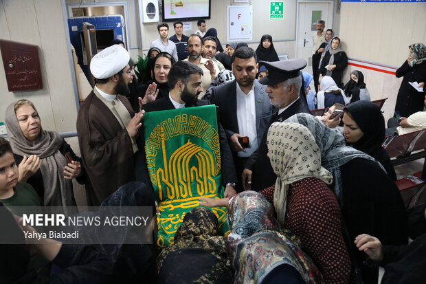 عیادت خادمان رضوی از بیماران کرمانشاهی