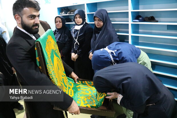 عیادت خادمان رضوی از بیماران کرمانشاهی