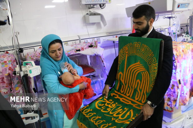 عیادت خادمان رضوی از بیماران کرمانشاهی