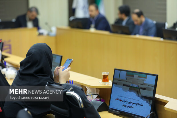 نشست چیستی، چرایی و چگونگی سواد انقلابی در آموزش و پرورش