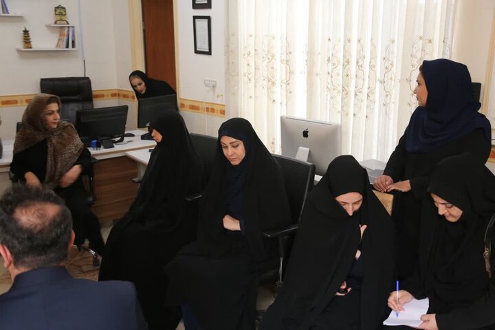 لبخند امید در مرکز ثمر؛ تجلیل از دختران توان‌خواه سنندجی در دهه کرامت