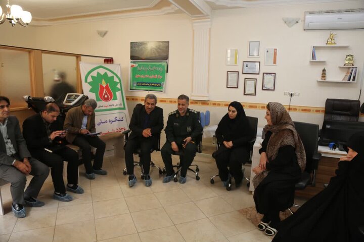 لبخند امید در مرکز ثمر؛ تجلیل از دختران توانخواه سنندجی در دهه کرامت