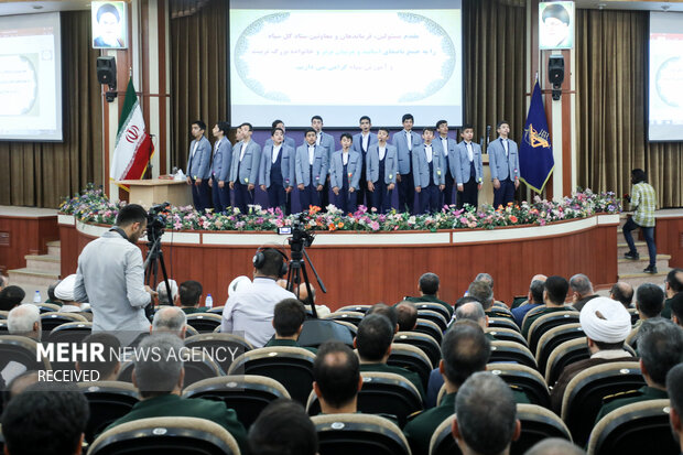 تجلیل و تکریم استادان و مربیان سپاه