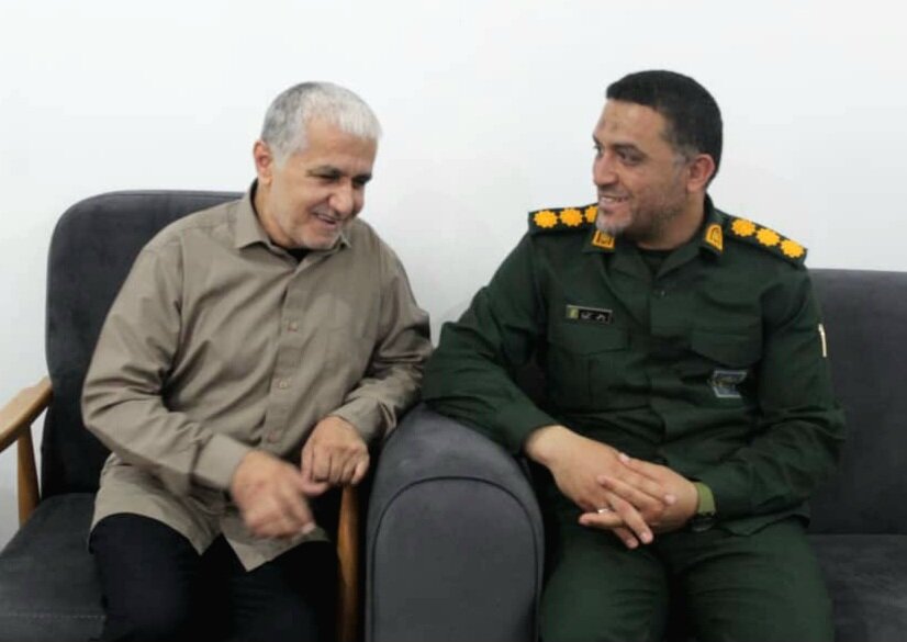 بوسه فرمانده سپاه دیر بر دستان معلم