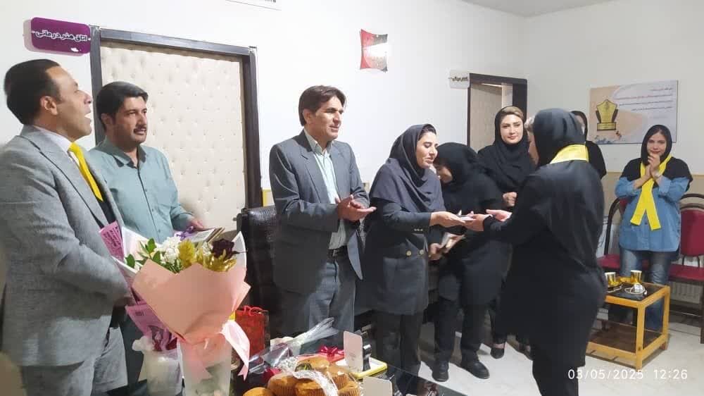 مركز،هه،تاو،توانبخشي،معلمان،كودكان،ناشنواي
