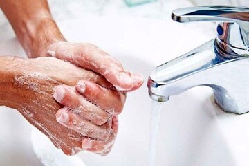 دست‌های مرطوب ۱۰ برابر عامل انتقال سریع بیماری