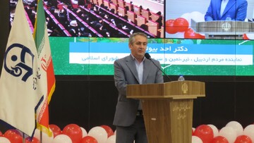 لازمه توسعه ایران اسلامی داشتن مدرسه، کلاس و معلم قوی است