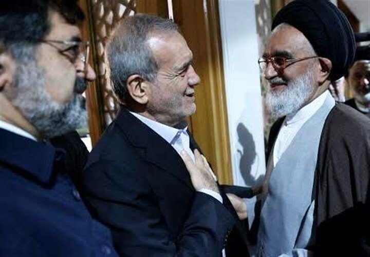 الرئيس الایرانی یزور مدينة قم المقدسة