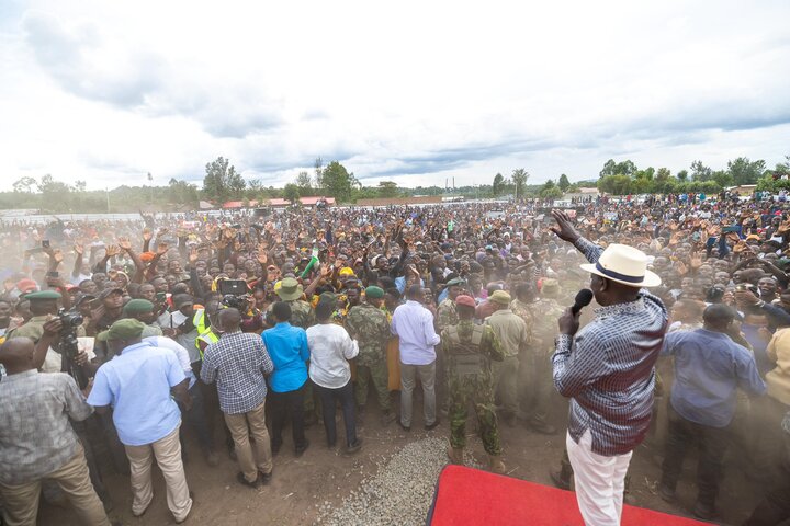 VIDEO: Shoe thrown at Kenya's President Ruto during rally VIDEO: Shoe thrown at Kenya's President Ruto during rally