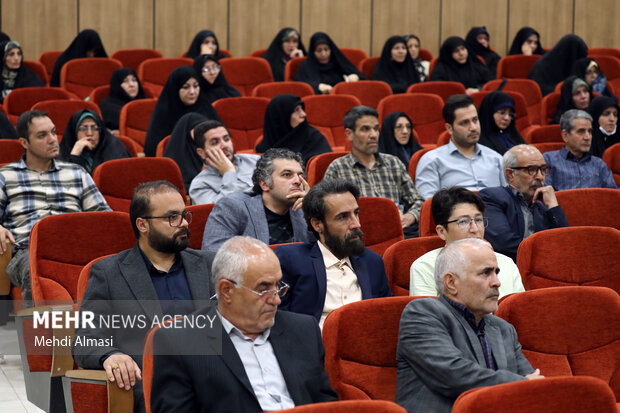 یادواره شهدای خدمت در زنجان