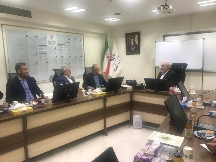 لزوم تسریع در انعقاد قراردادهای نیروگاه‌های خورشیدی در آذربایجان شرقی