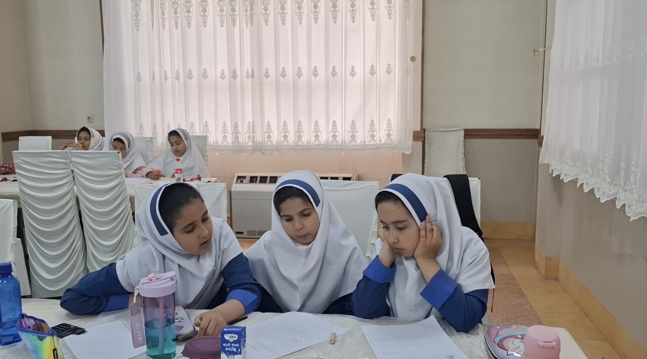 مسابقات «متر» با حضور ۲۱۰۰ دانش‌آموز درگلپایگان آغاز شد