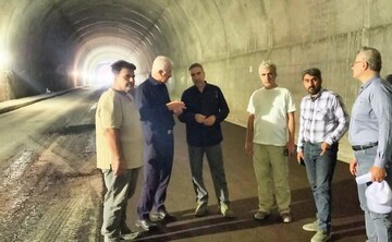 آغاز عملیات آسفالت‌ریزی در طولانی‌ترین تونل کرمانشاه
