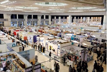 وزیر ارشاد از بخش بین‌الملل نمایشگاه کتاب بازدید کرد