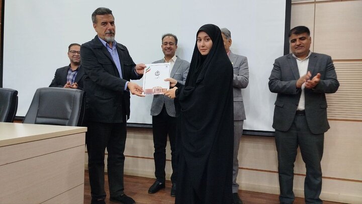 پێدانی بڕوانامەی ڕێنووسی کوردی بە 56 خوێندکار لە زانکۆی ئیلام