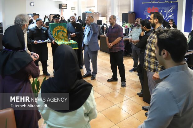 حضور خادمین حرم رضوی در خبرگزاری مهر