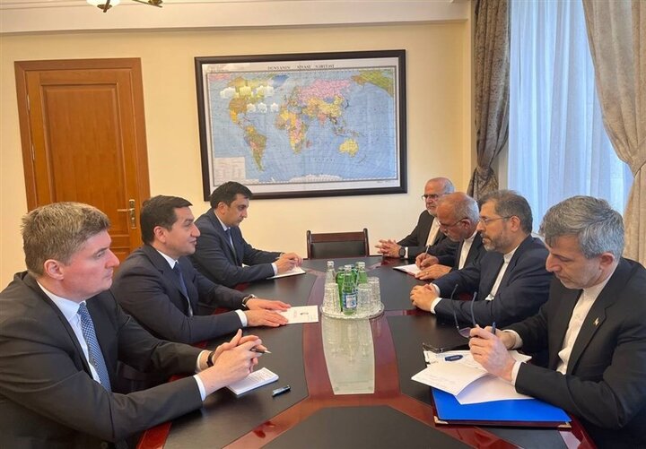 دیدار«خطیب زاده» با دستیار رئیس‌جمهور آذربایجان