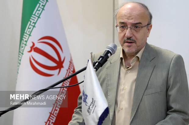 رونمایی از کتاب «میثاق قدسی، ضرورت یاری امام زمان (عج)»