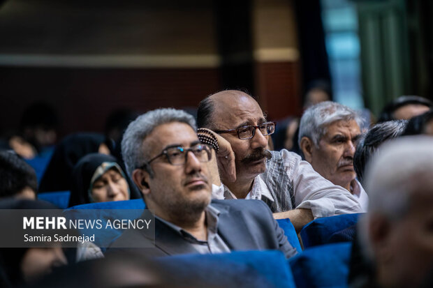 رونمایی از مستند پرواز در مه