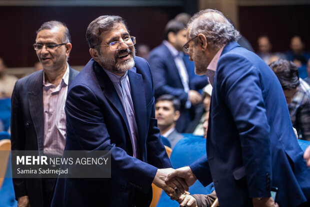 رونمایی از مستند پرواز در مه