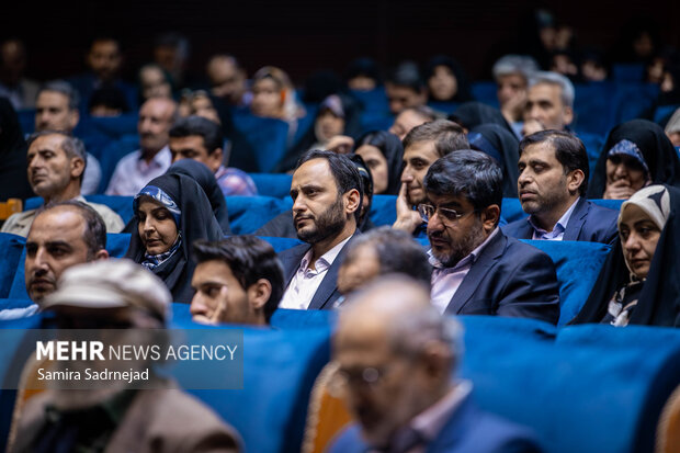 رونمایی از مستند پرواز در مه