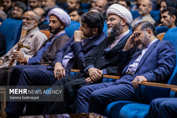 رونمایی از مستند پرواز در مه