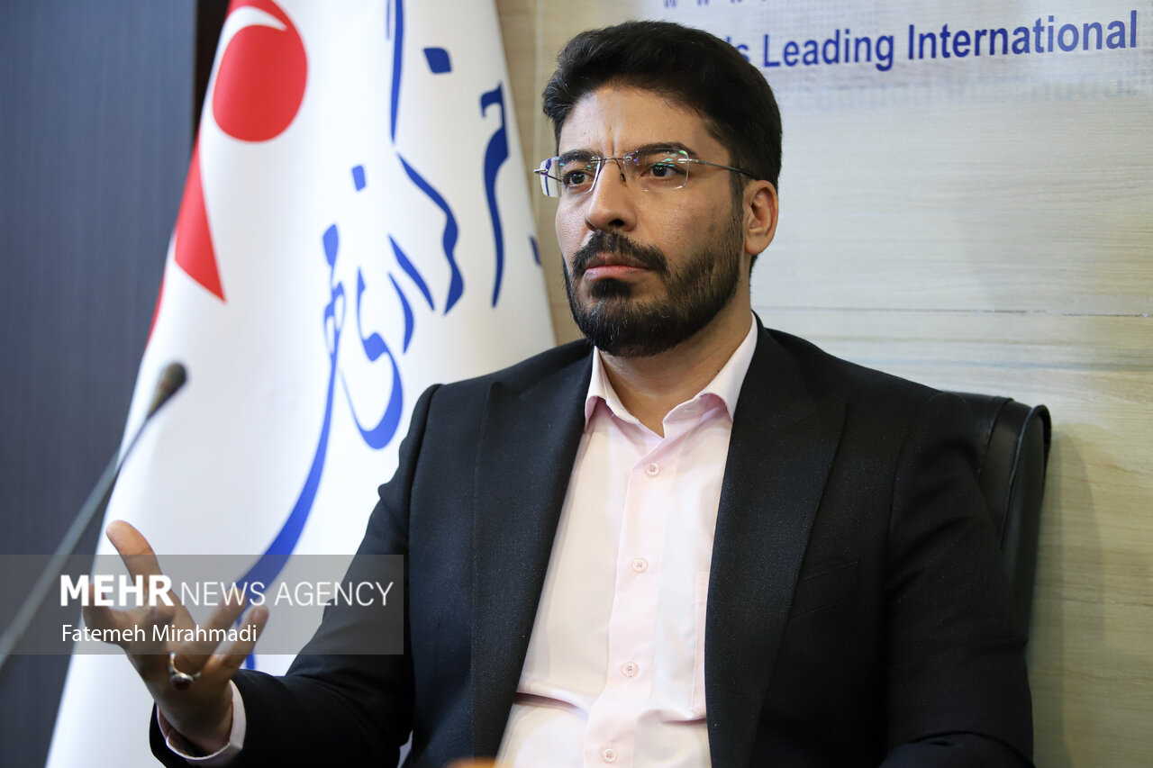 «رویاشهر» پشتوانه تاریخی دارد؛ دوبله حرفهای خاطره جمعی میسازد «رویاشهر» پشتوانه تاریخی دارد؛ دوبله حرفهای خاطره جمعی میسازد