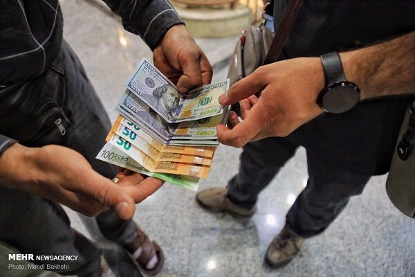 دلار،نرخ،تومان،قيمت،ريال،حواله،اسكناس،معاملات،ارز،فروش،افزاي ...