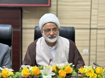 تجلیل از مقام معلم باید فراگیر و فراساختاری باشد
