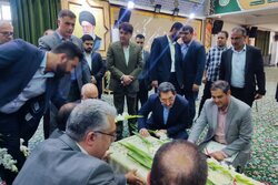 ادای احترام وزیر صمت به شهدای خوزستان