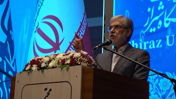 وزیر علوم: نقش دانشگاه‌ها باید در توسعه کشور پررنگ‌ تر شود
