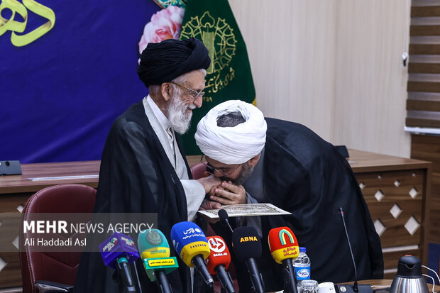 جلسه ستاد مرکزی بزرگداشت دهه امامت و ولایت و عید بزرگ غدیر جلسه ستاد مرکزی بزرگداشت دهه امامت و ولایت و عید بزرگ غدیر